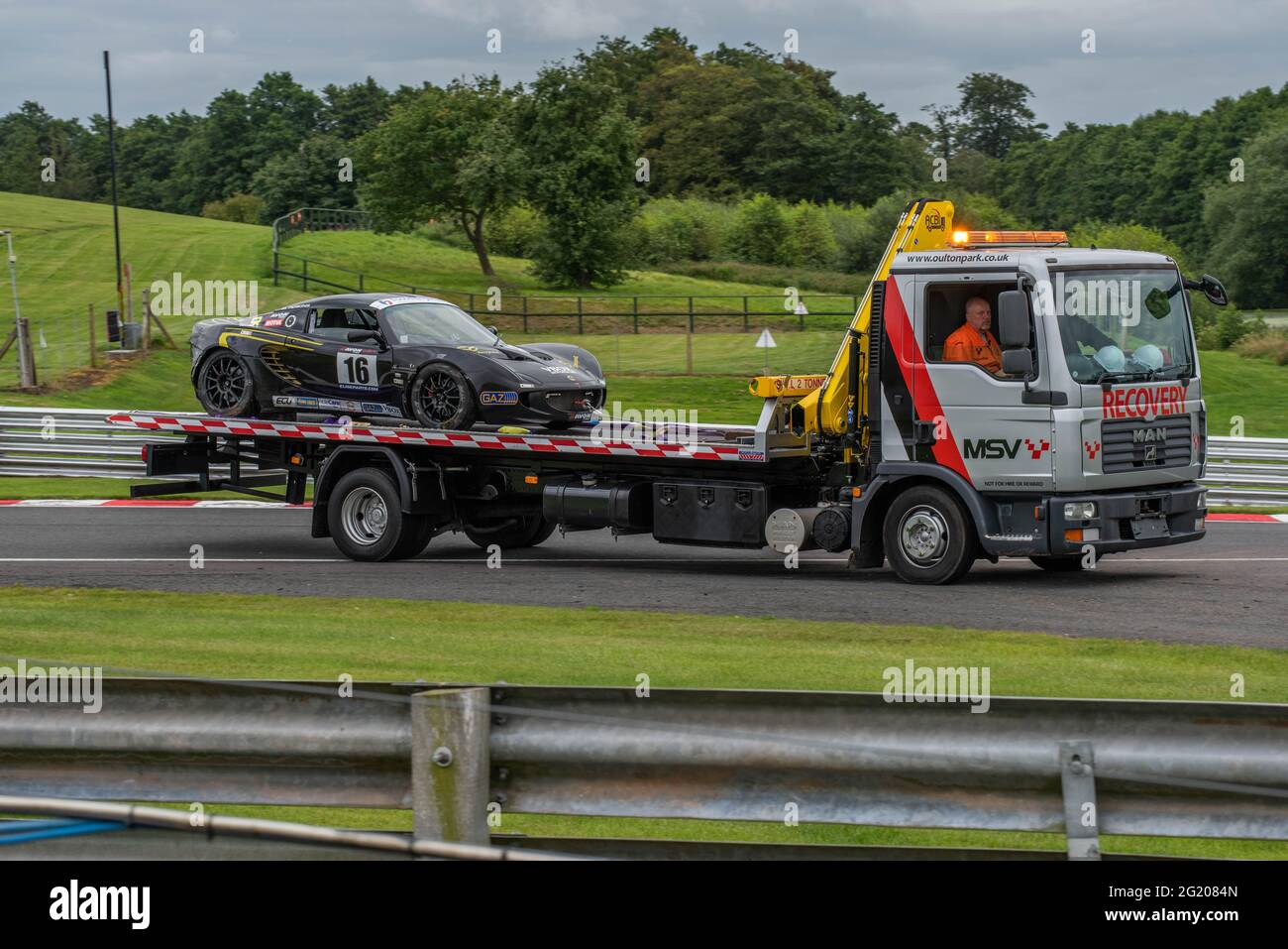 Einzelsitzer, Honda, Pick-up und Sportwagen-Rennen auf dem Oulton Park Raceway Motorsports Track, der Rennstrecke von Keshire Stockfoto