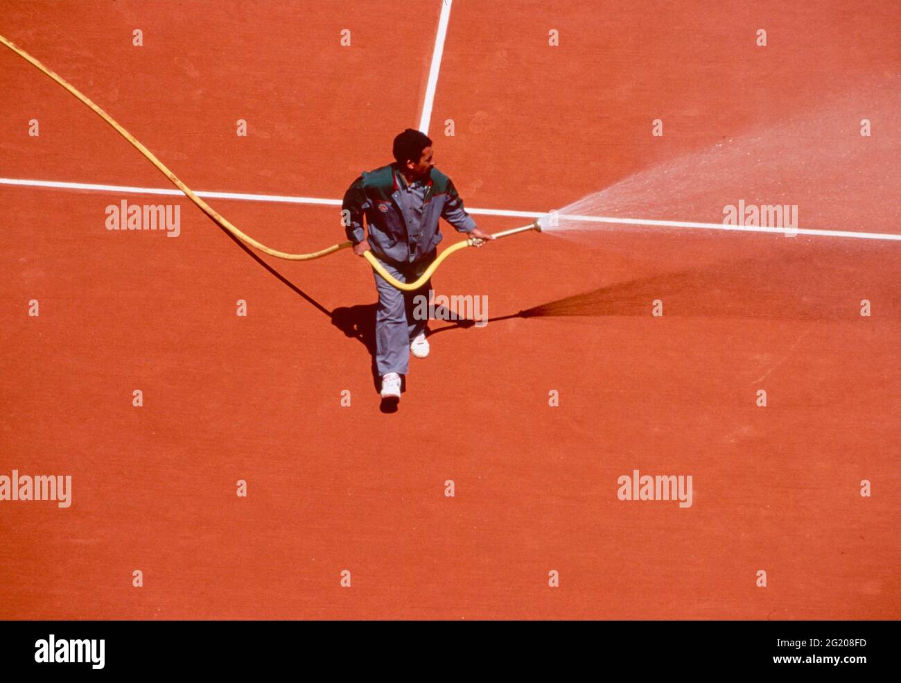 Bewässerung des Tennisplatzes, Roland Garros, Frankreich 1994 Stockfoto