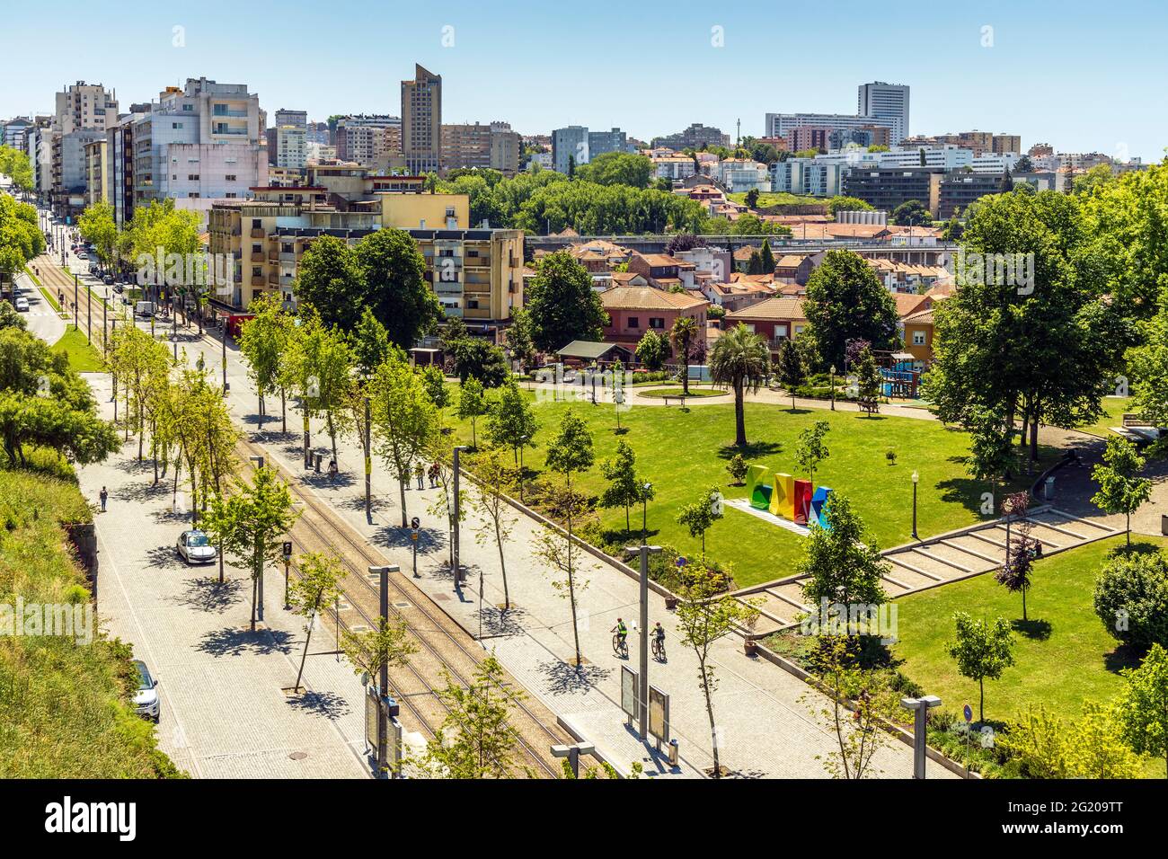 Panorama des modernen Teils von Vila Nova de Gaia mit Morro-Garten, Bezirk Porto, Portugal Stockfoto