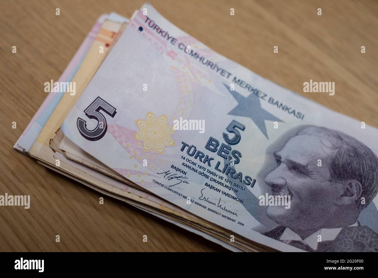 Die aktuellen türkischen Lira werden 2009 von der Zentralbank der Republik Türkei, CBRT, ausgegeben. Stockfoto
