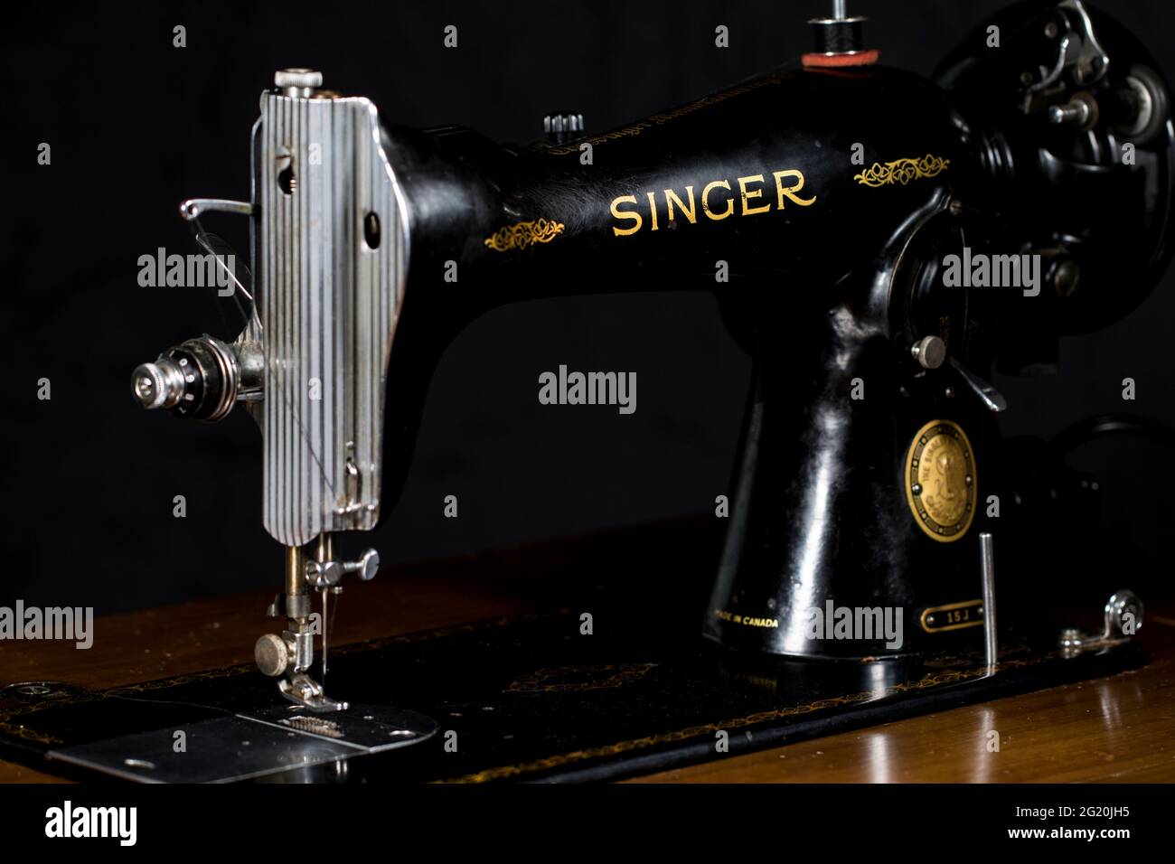Singer sewing machine -Fotos und -Bildmaterial in hoher Auflösung - Seite 3  - Alamy