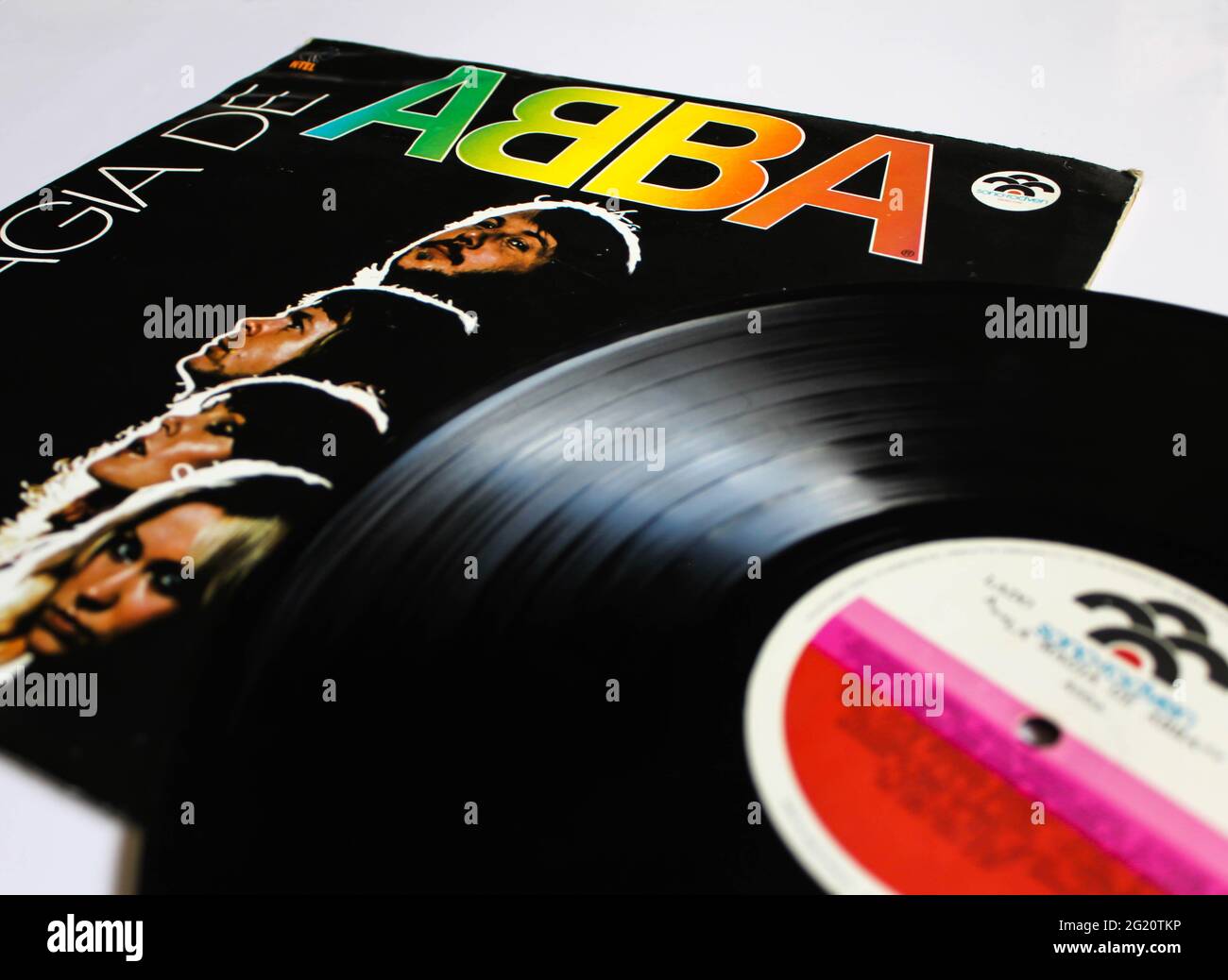 Die Magie des ABBA-Musikalbums auf Vinyl-Schallplatte. Schwedische Popgruppe. Albumcover Stockfoto