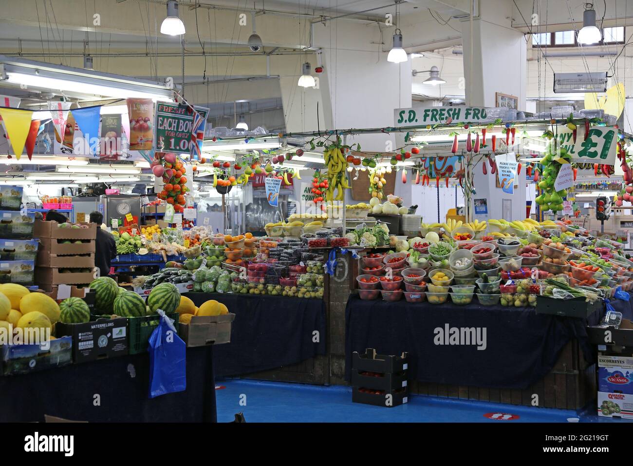 Obst- und Gemüsestände, Coventry Market, Queen Victoria Road, Stadtzentrum, Coventry, West Midlands, England, Großbritannien, Großbritannien, Europa Stockfoto