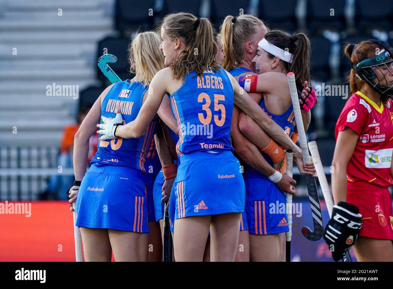 AMSTELVEEN, NIEDERLANDE - 7. JUNI: Niederlande erzielen beim EM-Spiel zwischen Spanje und Nederland am 7. Juni 2021 im Wagener Stadion in Amstelveen, Niederlande, den vierten Treffer (Foto: Jeroen Meuwsen/Orange PicBilder) Stockfoto