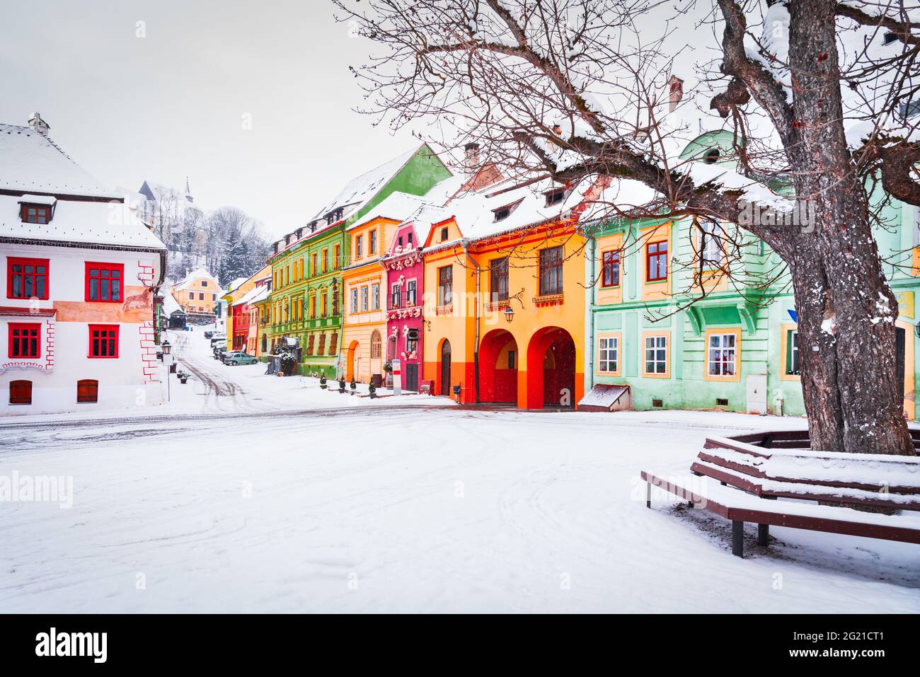 Sighisoara, Rumänien. Winter verschneiten mittelalterlichen Zitadelle Stadt, historische Region von Siebenbürgen. Stockfoto