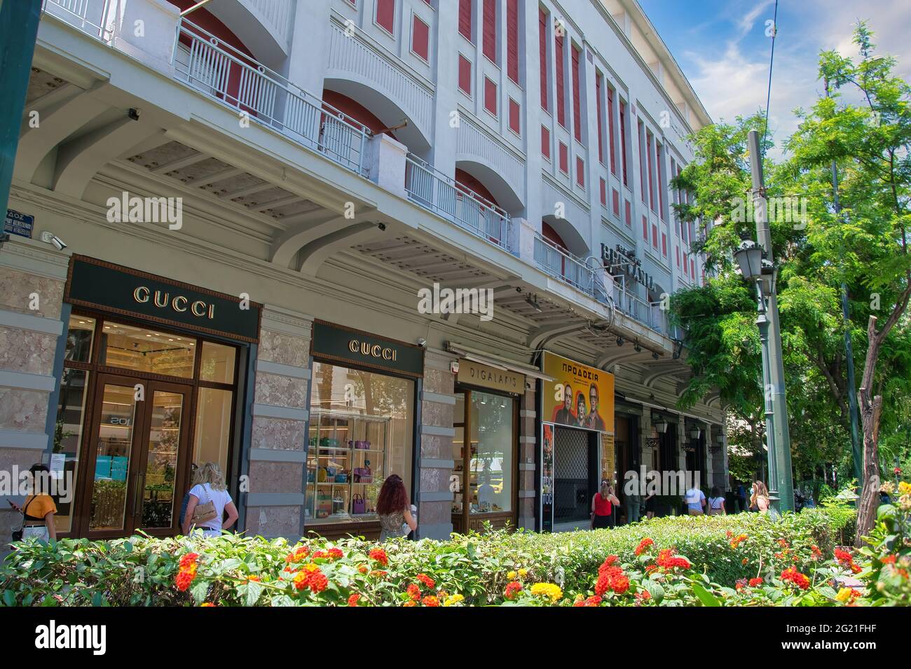 ATHEN, GRIECHENLAND - 12. Mai 2021: Das Gucci-Geschäft in Athen, Panepistimiou Street, Athen, Griechenland. 5-12-2021 Stockfoto