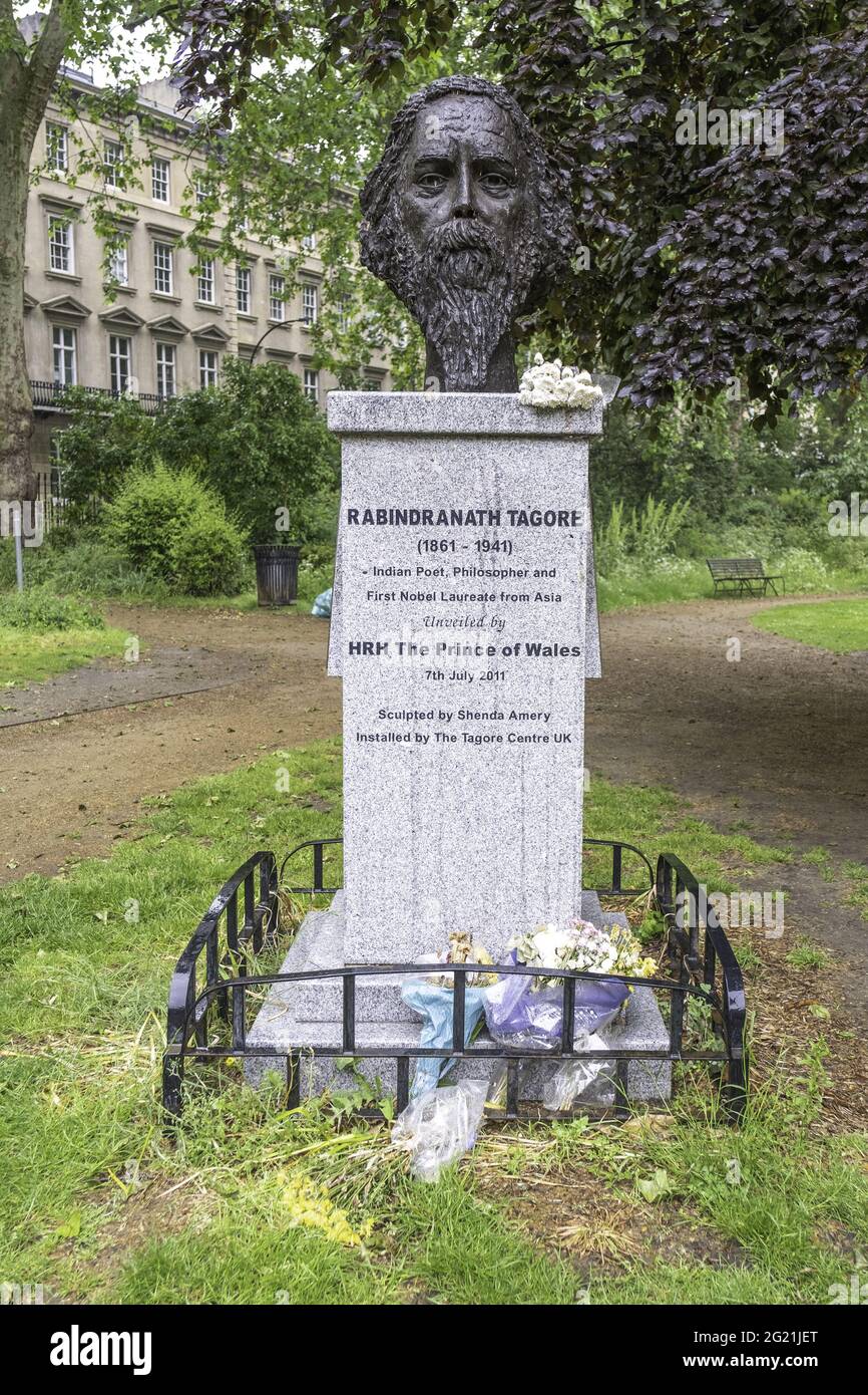 LONDON, VEREINIGTES KÖNIGREICH - 04. Jun 2021: Eine Büste des indischen Dichters und Philosophen Rabindranath Tagore auf dem Gordon Square, London Stockfoto