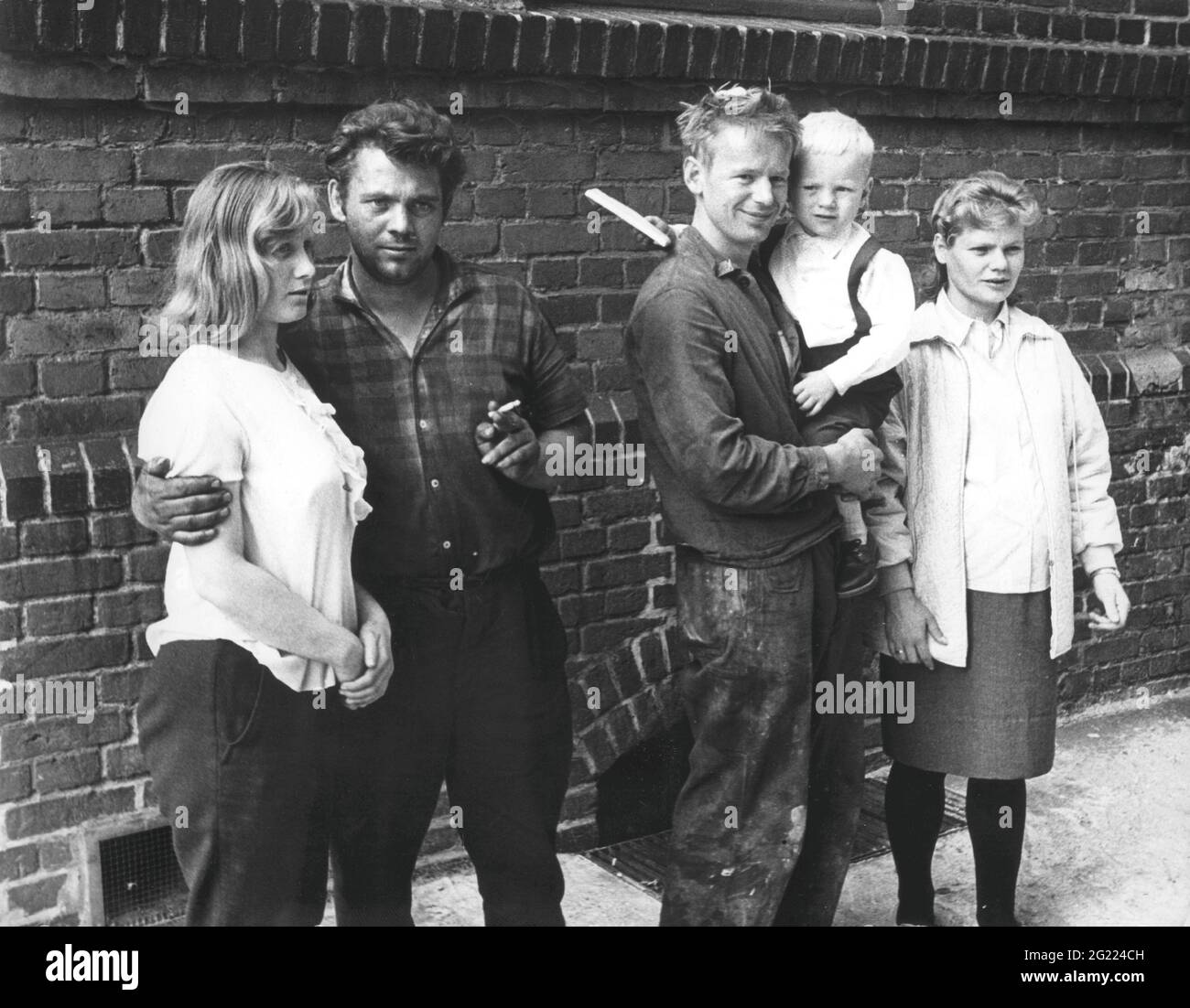 Menschen, Schicksal, Flüchtlinge, Deutschland, zwei Familien flohen von Ost-Berlin nach West-Berlin, 11.9.1966, ZUSÄTZLICHE-RIGHTS-CLEARANCE-INFO-NOT-AVAILABLE Stockfoto