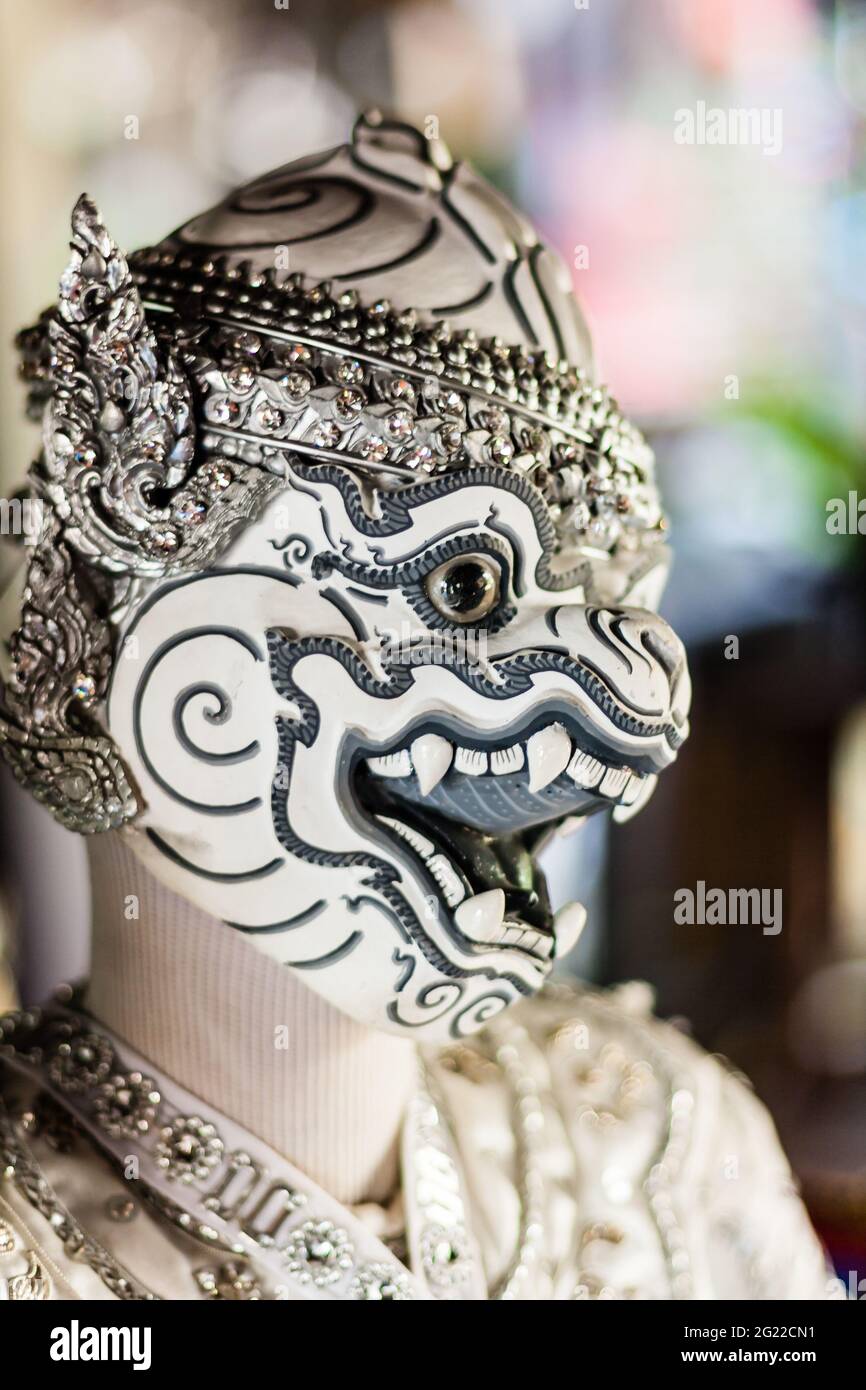 Khon-Maske, die im traditionellen thailändischen Tanz des Ramayana-Tanzdramas in Thailand verwendet wird Stockfoto