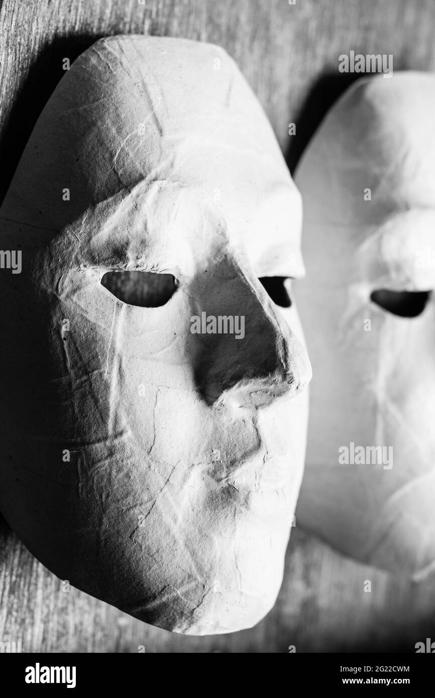Masken Malen Schwarzweiß-Stockfotos und -bilder - Alamy