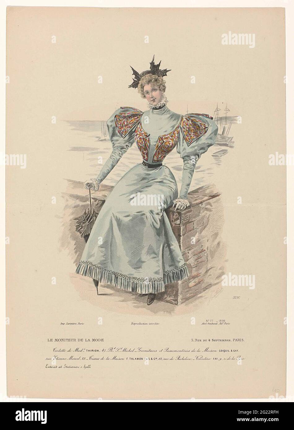 Le Moniteur de la Mode, 1896, Nr. 27, PL. 329C: Toilette De Mad.e Thirion (...). Frau in einem hochgeschlossenen Kleid mit Schafsbolzen Ärmeln, sitzt auf einer Balustrade mit dem Meer im Hintergrund. Laut der Bildunterschrift: 'Toilette' von Thirion. Nachfolgend einige Regeln für Werbetexte für verschiedene Produkte. Druck aus dem Magazin Le Moniteur de la Mode (1843-1913). Stockfoto