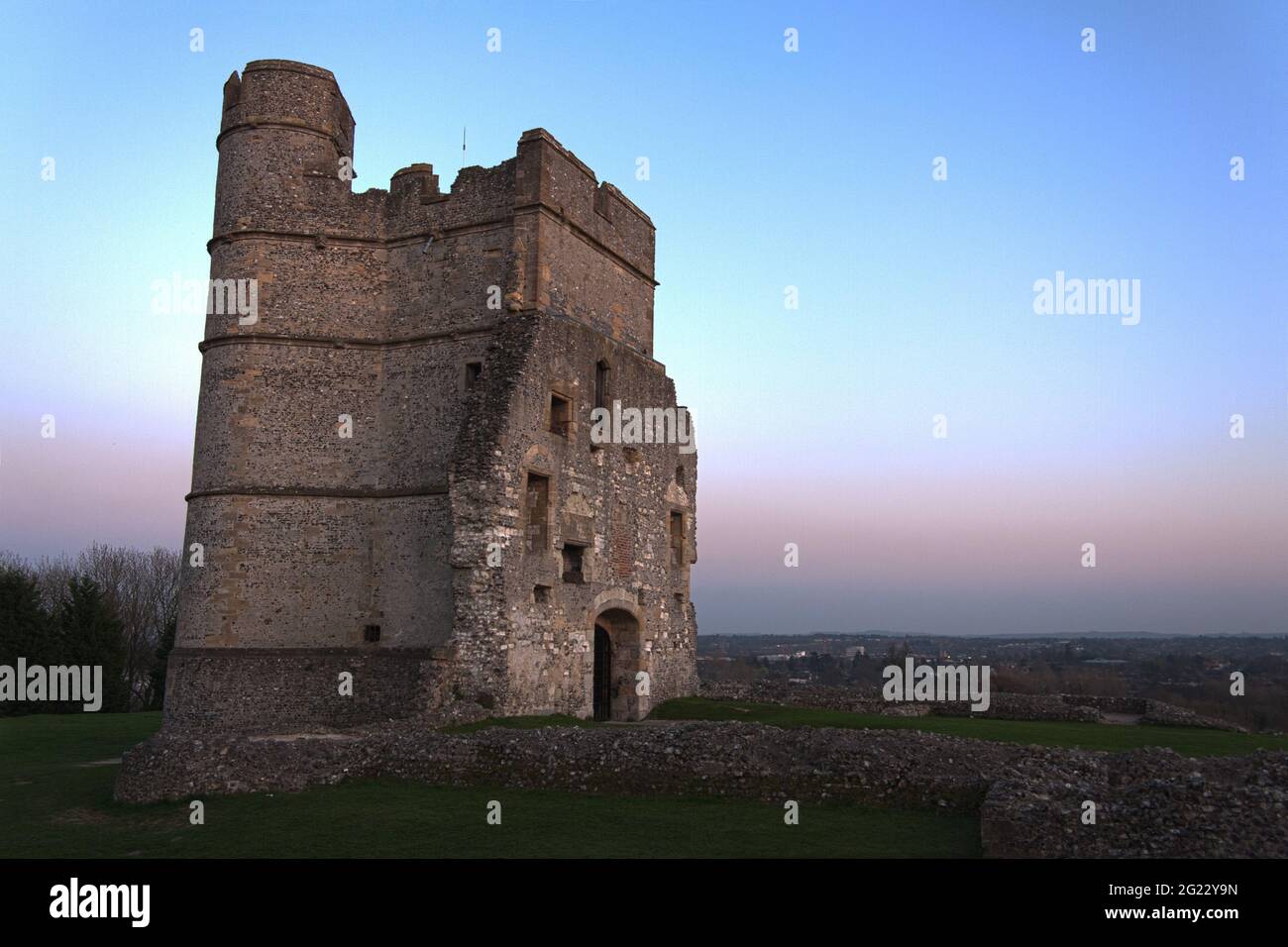 Donnington Castle in Newbury bei Dämmerung Stockfoto