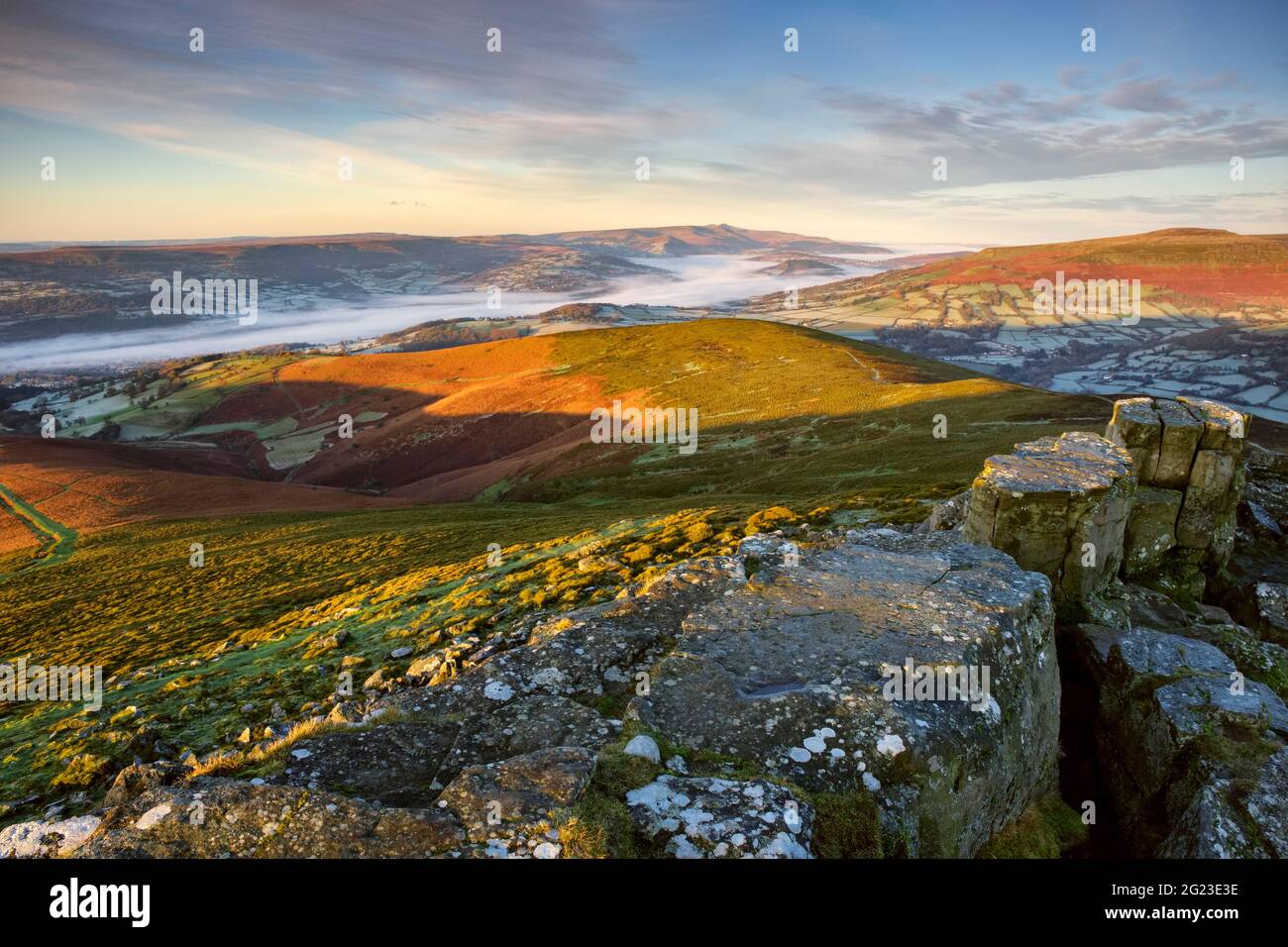 Blick nach Westen in Richtung Pen-y-Fan Berg von der Spitze des Zuckerhut in der Nähe Abergavenny. Stockfoto