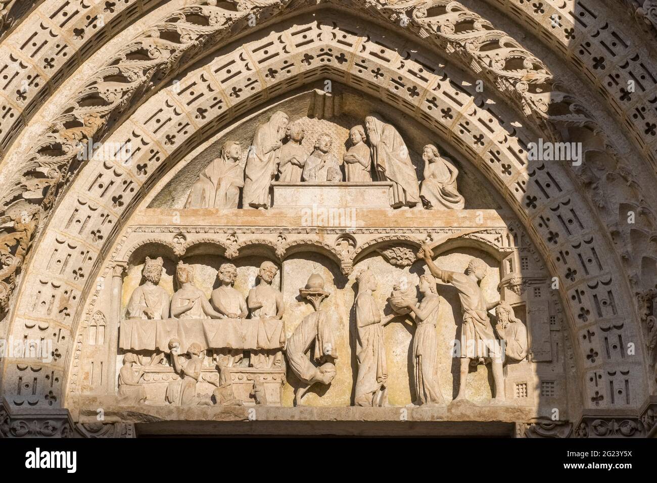 Rouen (Normandie, Nordfrankreich): Kathedrale von Rouen („Cathedrale primatiale Notre Dame de l'Assomption de Rouen“). Tympanon des Portals St. John illu Stockfoto