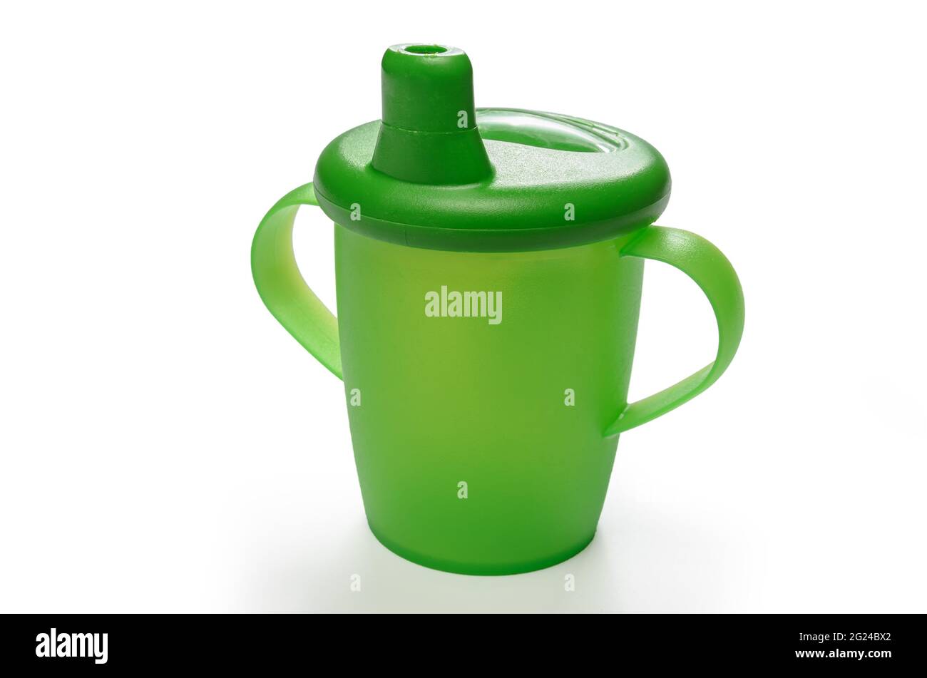 Babyschale auf weißem Hintergrund mit weichem Schatten Stockfoto