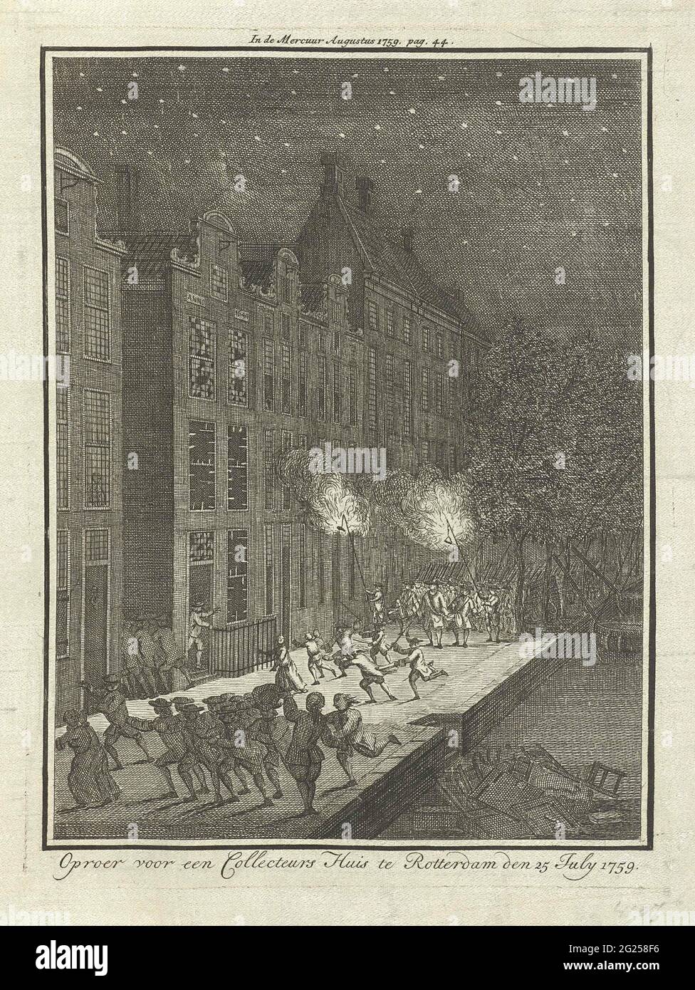 Plünderung des Sammlerhauses in Rotterdam, 1759; Real für ein Sammlerhaus in Rotterdam den 25. Juli 1759. Real mit der Plünderung des Hauses eines (Steuer-)Sammlers zu einem Kanal in Rotterdam, 25. Juli 1759. Nachtszene, in der der Schutterij die Plünderer antreibt. Stockfoto