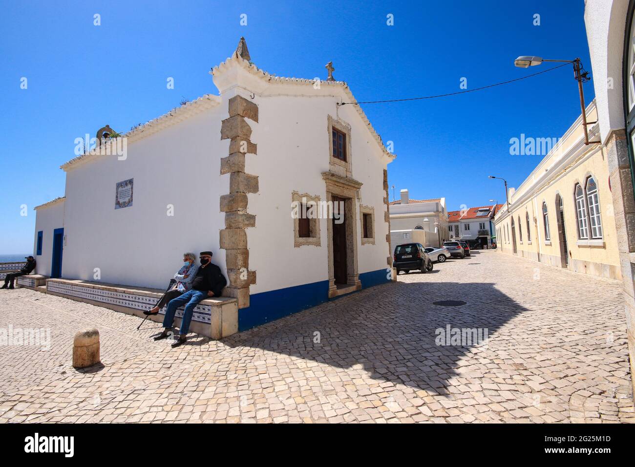Kleine Kapelle im Dorf Ericeira, Portugal. Stockfoto