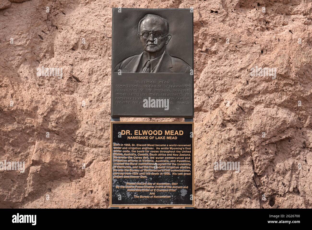 Eine Gedenktafel zu Ehren von Dr. Elwood Mead am Hoover-Staudamm, Sonntag, 7. März 2021, in der Nähe von Boulder City, Nev. Stockfoto