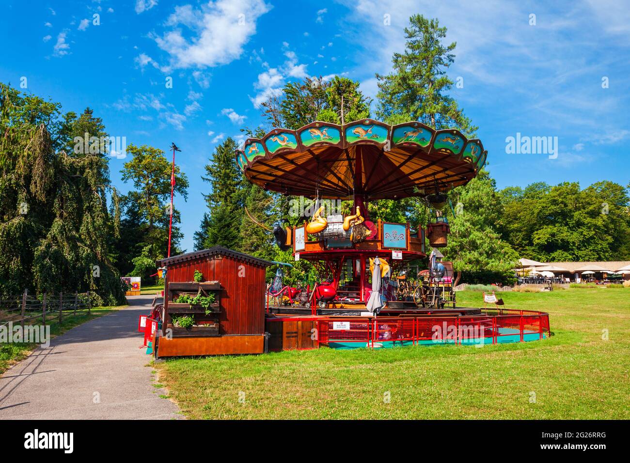 GENF, SCHWEIZ - 20. JULI 2019: Karussell im Botanischen Garten der Stadt Genf, ein Museum und eine Institution in Genf in der Schweiz Stockfoto