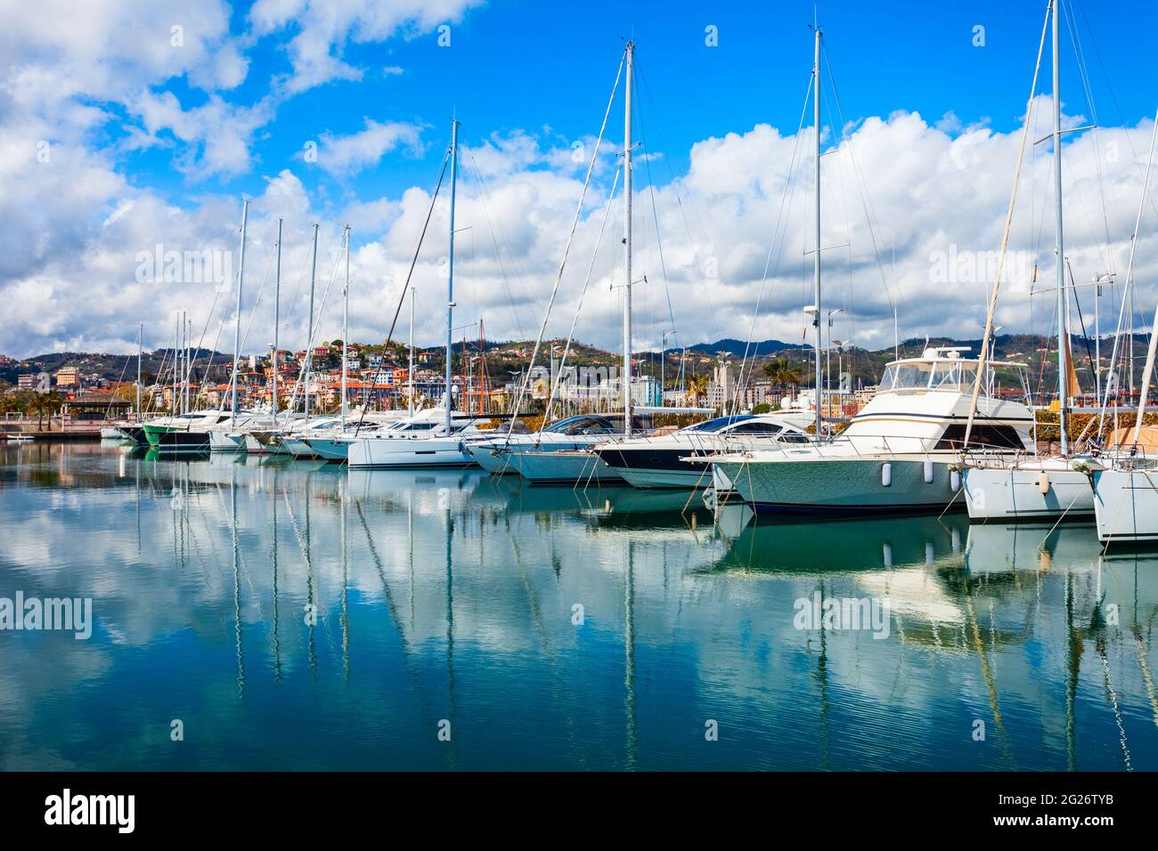 Boote und Yachten im Hafen La Spezia, Ligurien Region in Italien Stockfoto
