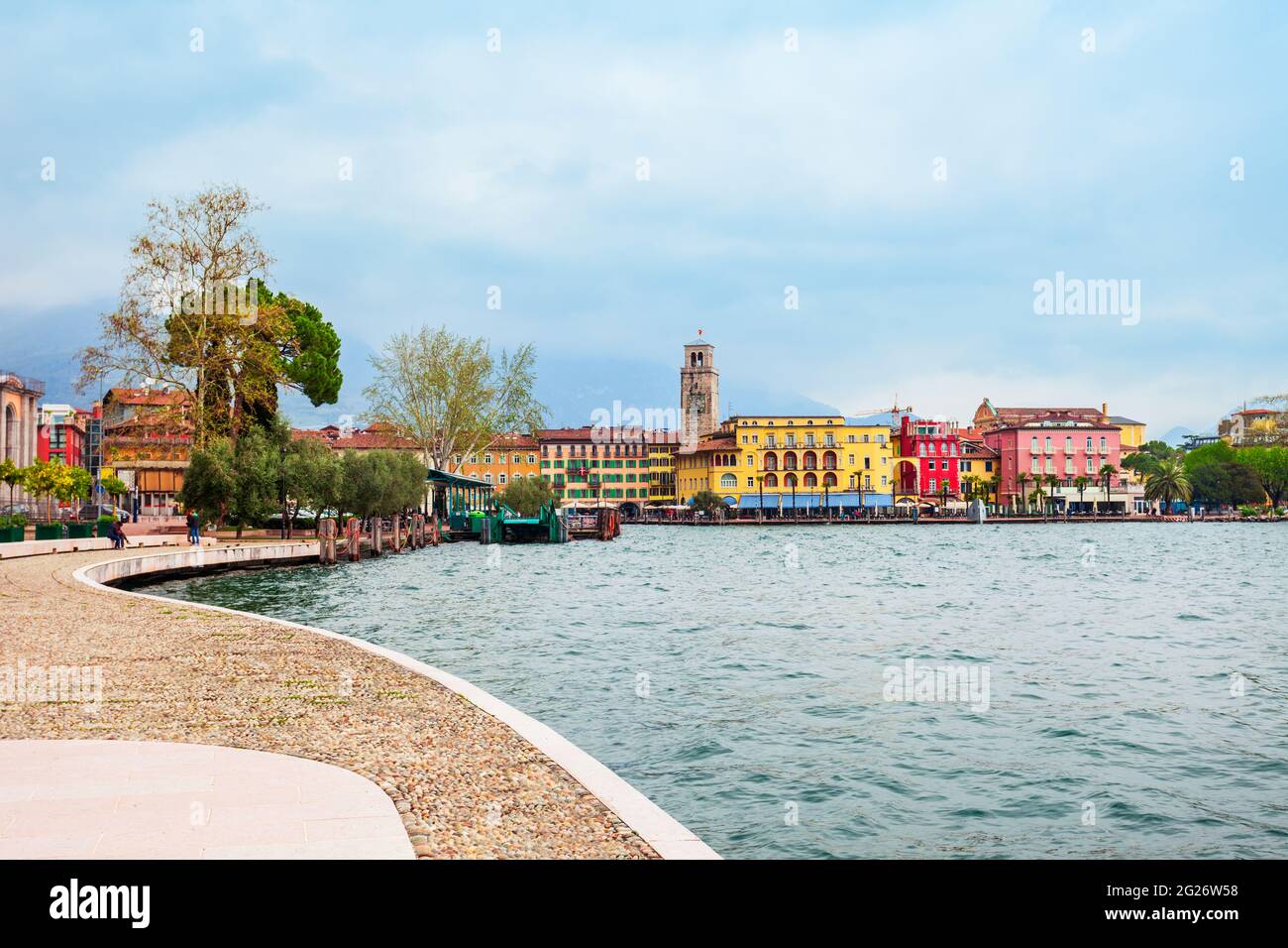 Riva del Garda ist ein Ort an der Nordspitze des Gardasees im Trentino Alto Adige Region in Italien. Stockfoto