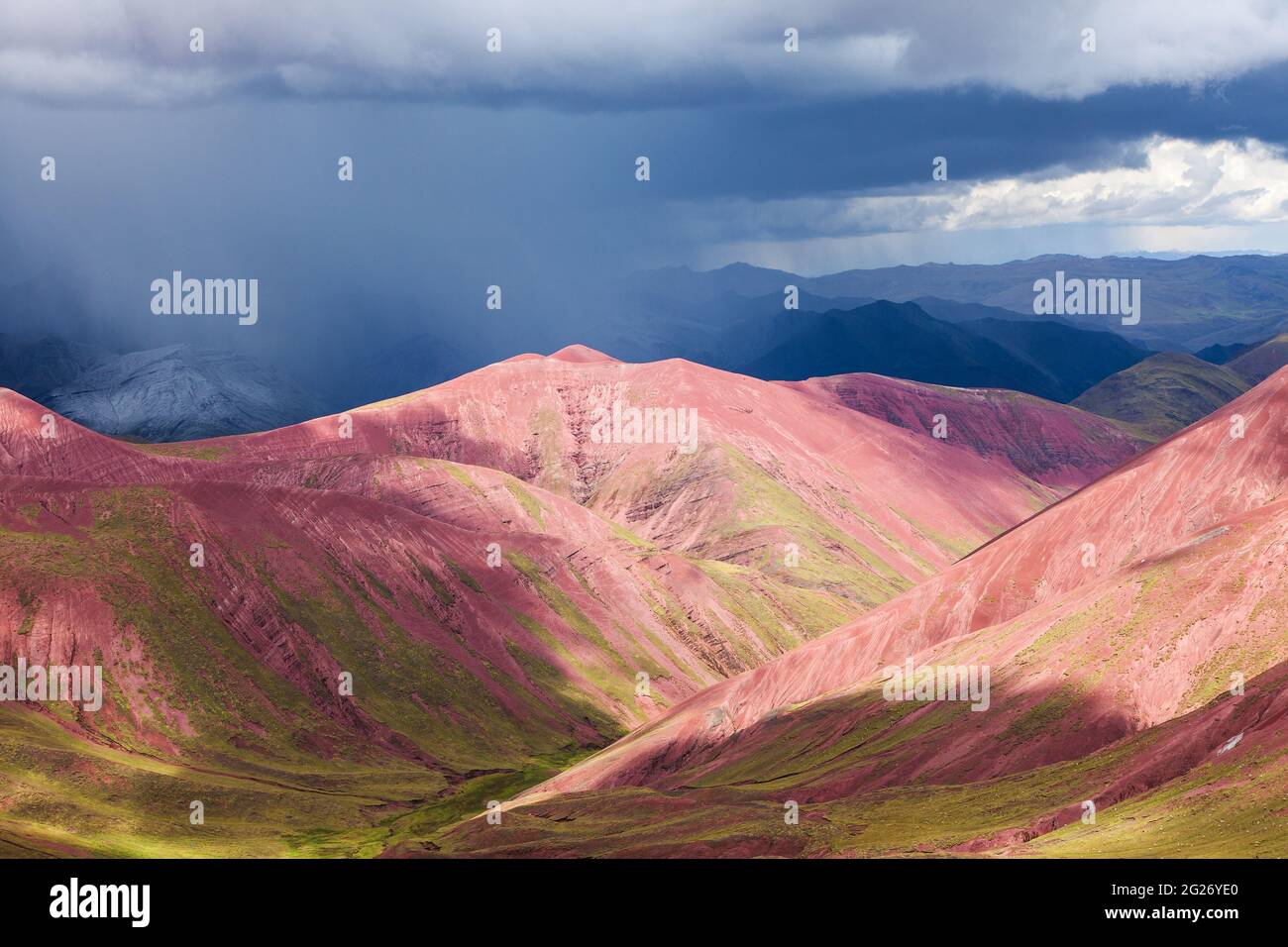 Rainbow Mountains oder Vinicunca Montana de Siete Colores, Cuzco Region in Peru, peruanische Anden Stockfoto