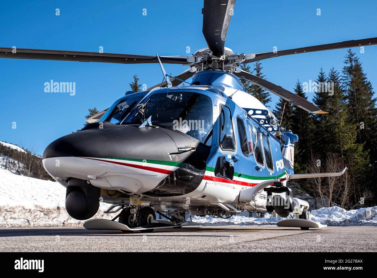 Neuer AW-139 Hubschrauber der italienischen Polizei von Stato in Italien. Stockfoto