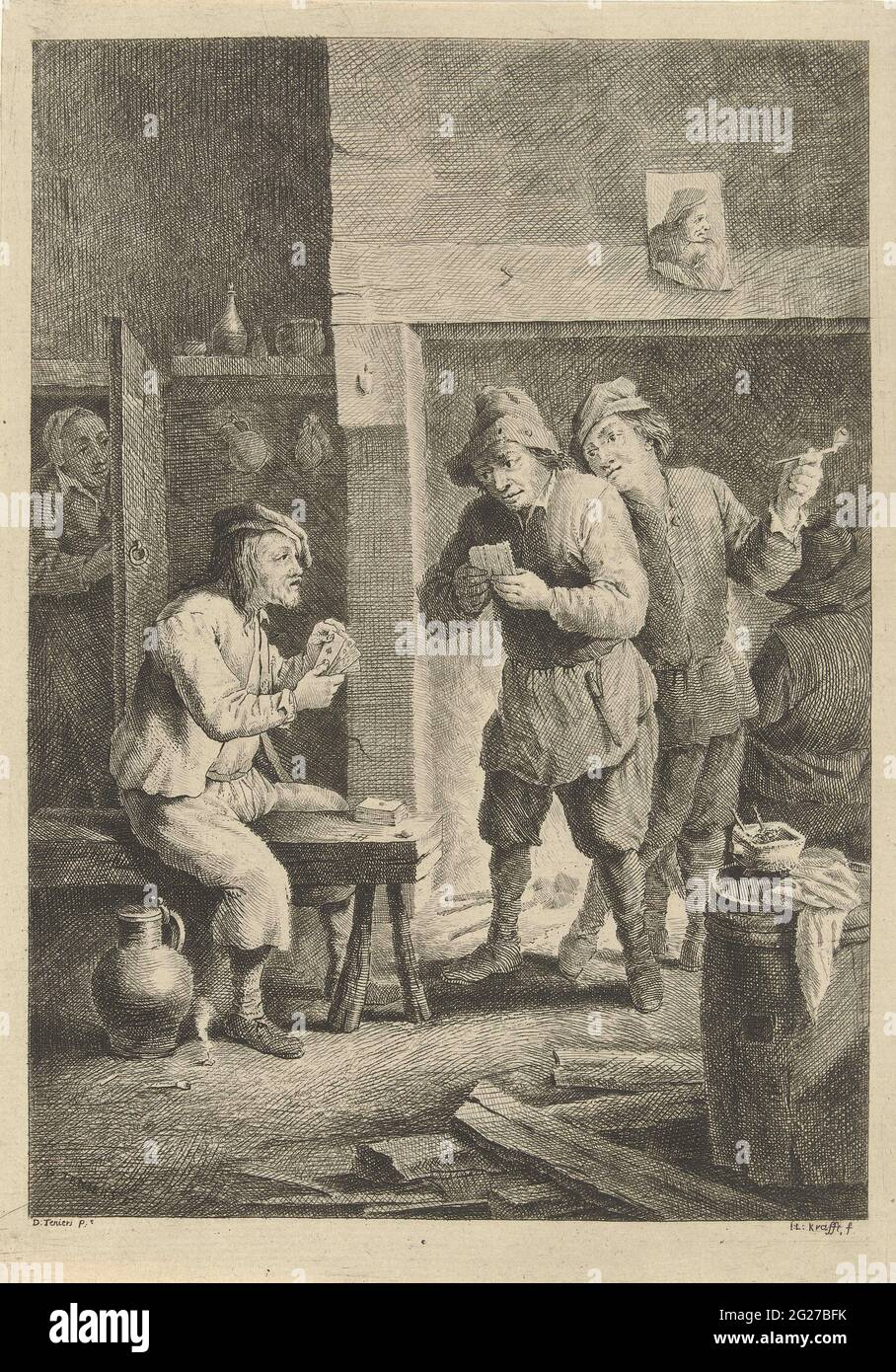 Karren-Spieler. In einem Gasthaus mit Kamin gibt es vier Bauern, von denen zwei eine Karte spielen und einer eine Pfeife raucht. Über dem Kamin hängt ein Aufdruck und in der Tür ist eine Frau. Stockfoto