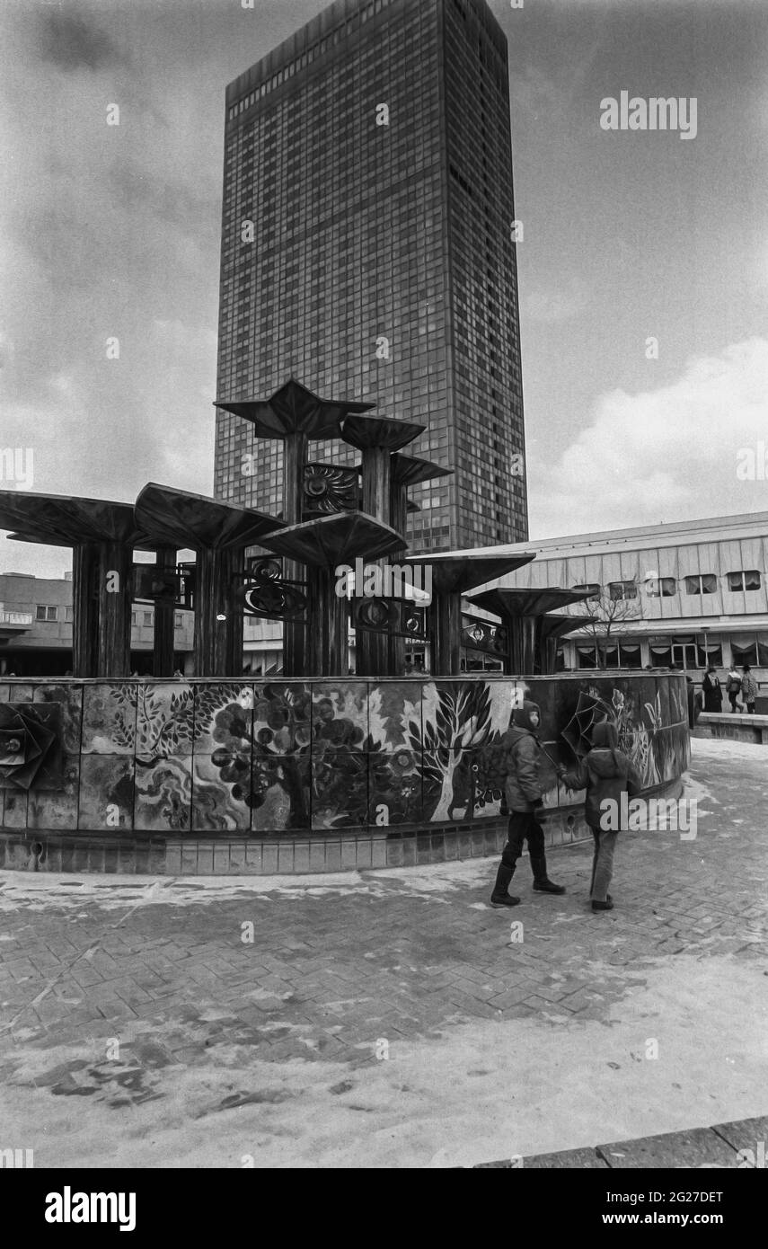 Alexanderplatz, Ost-Berlin, Deutschland, 1983. Stockfoto