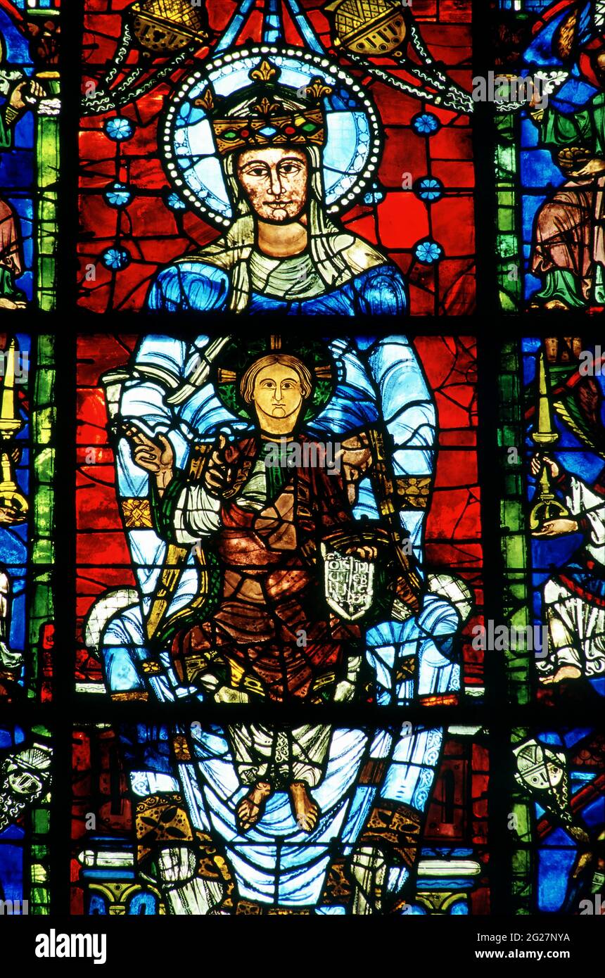 FRANKREICH. LOIRE (28) CHARTRES. AMBULATORIUM DER KATHEDRALE NOTRE-DAME (KATHEDRALE VON CHARTRES). DETAIL EINER GLASMALEREI NOTRE-DAME DE LA BELLE VERRIERE ( Stockfoto