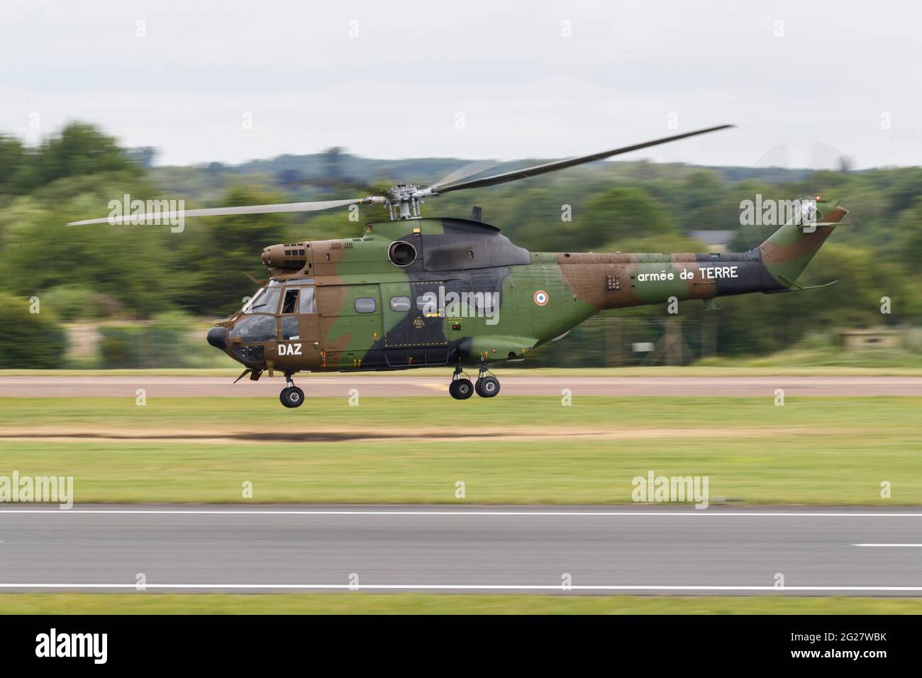 Ein Eurocopter der französischen Armee, Puma, der abbricht. Stockfoto