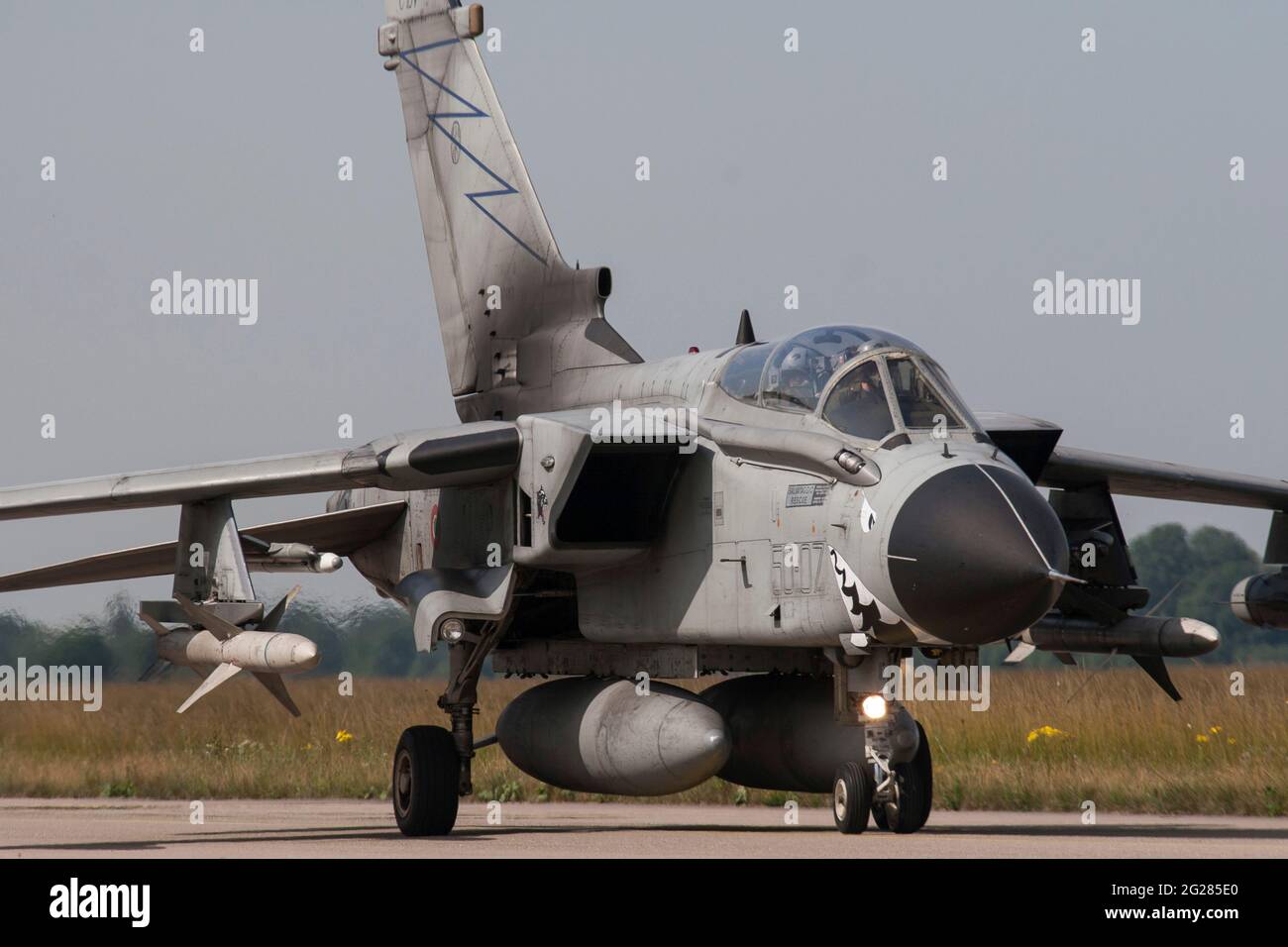 Tornado der italienischen Luftwaffe mit AGM-88-HARM-Raketen. Stockfoto