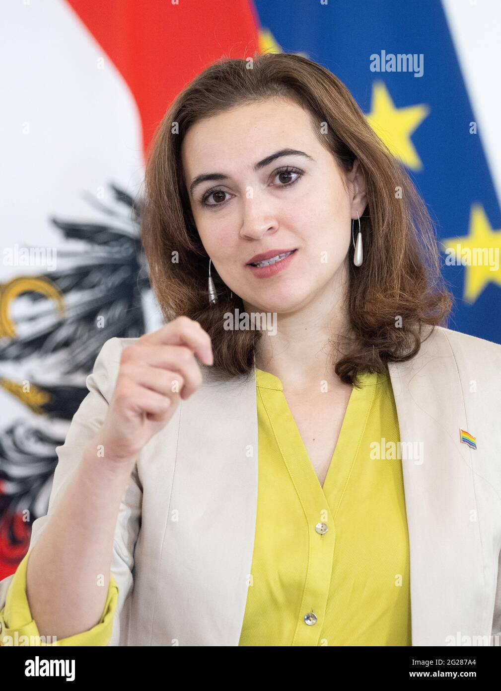 Die Osterreichische Justizministerin Alma Zadic Nimmt An Einer Pressekonferenz Mit Dem Titel Operation Trojan Shield Uber Die Rolle Osterreichs In Einem Globalen Kampf Gegen Das Organisierte Verbrechen In Wien Teil Osterreich 9