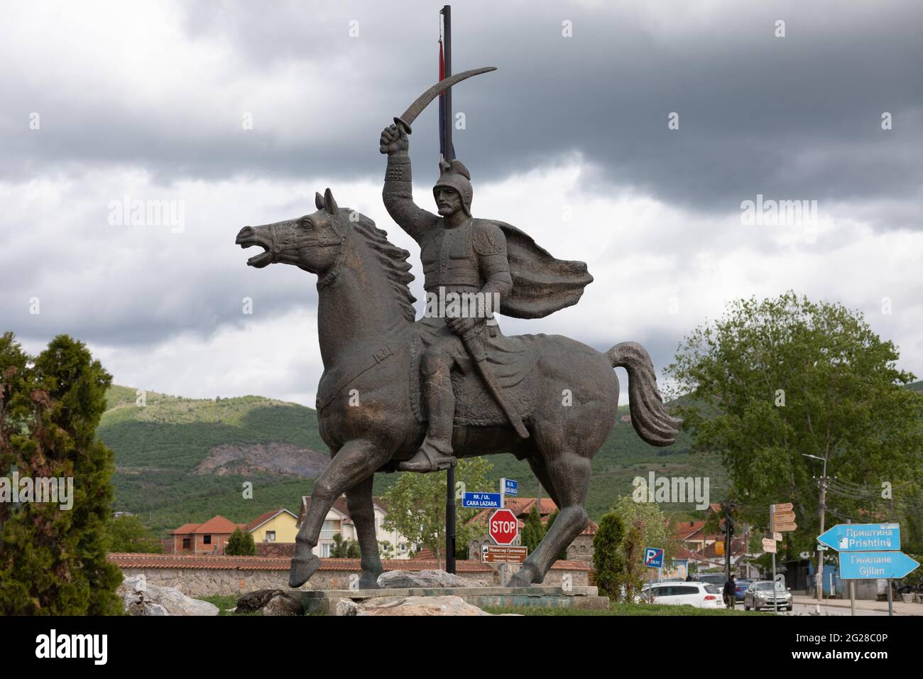 Miloš Obilić legendäre serbische Ritter XIV, Statue auf Pferd in Gracanica, in der Nähe von Pristina, Kosovo, Serbien Stockfoto