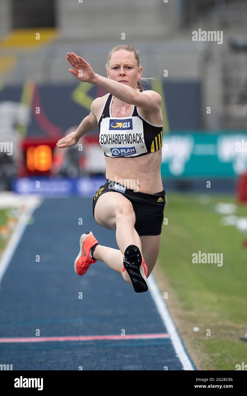 Siegerin, Deutsche Meisterin, Neele ECKHARDT-NOACK (LG Göttingen, GÃ¶ttingen) in Aktion; 1. Platz; Dreisprung-Frauenfinale, am 5. Juni 2021 Deutsche Leichtathletik-Meisterschaften 2021, ab 4. Juni. - 06.06.2021 in Braunschweig/Deutschland. Â Stockfoto
