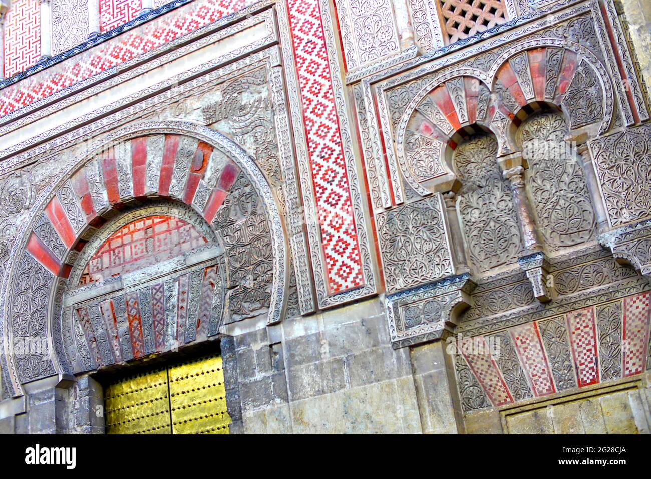 Detail der Fassade und Tür, Kathedrale unserer Lieben Frau von der Himmelfahrt große Moschee von Córdoba, Córdoba, Andalucía, Spanien, Europa Stockfoto