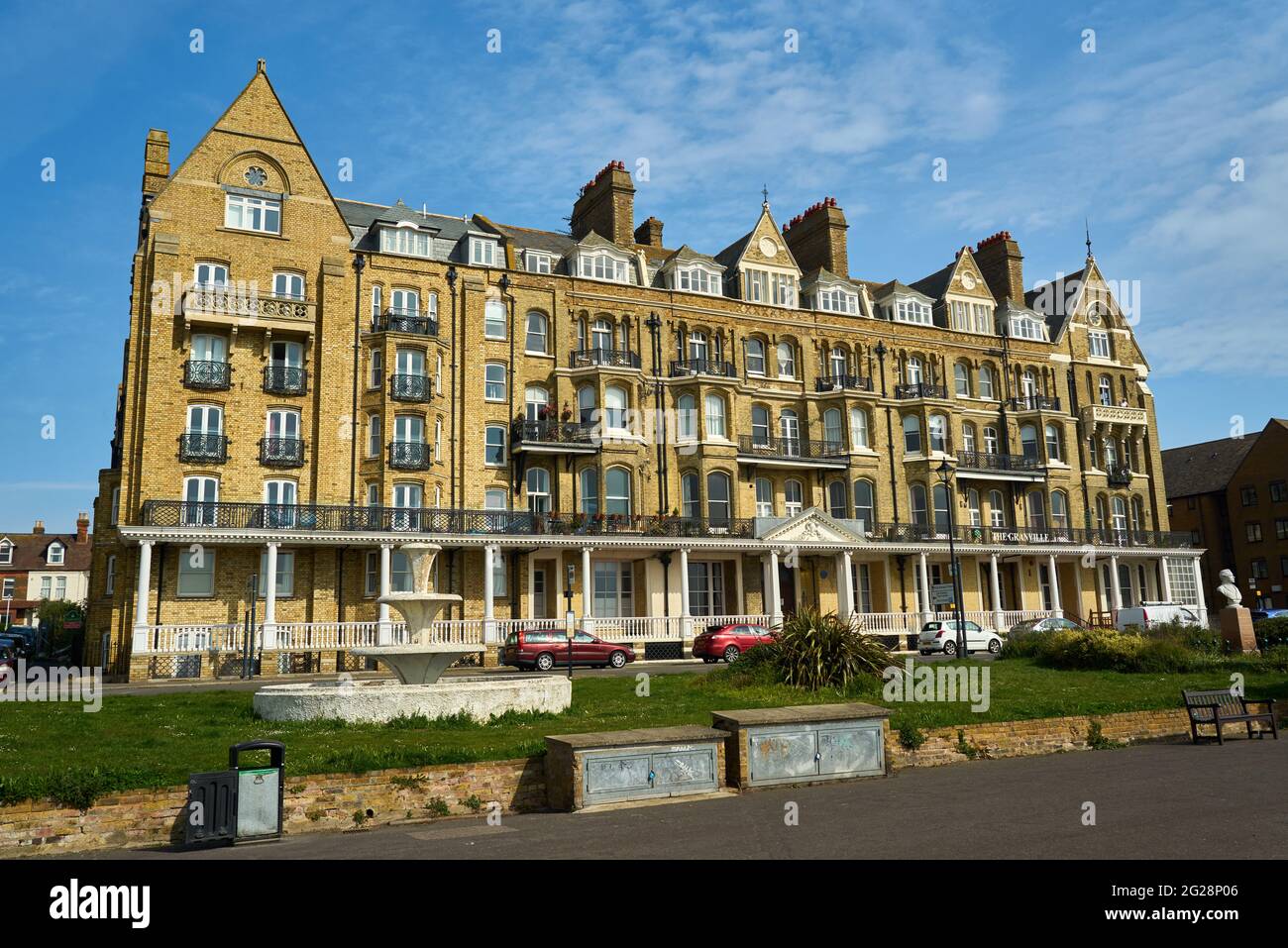 Ramsgate, Großbritannien - 28. Mai 2021: Das westliche Ende des Granville Hotels an der Victoria Parade Stockfoto