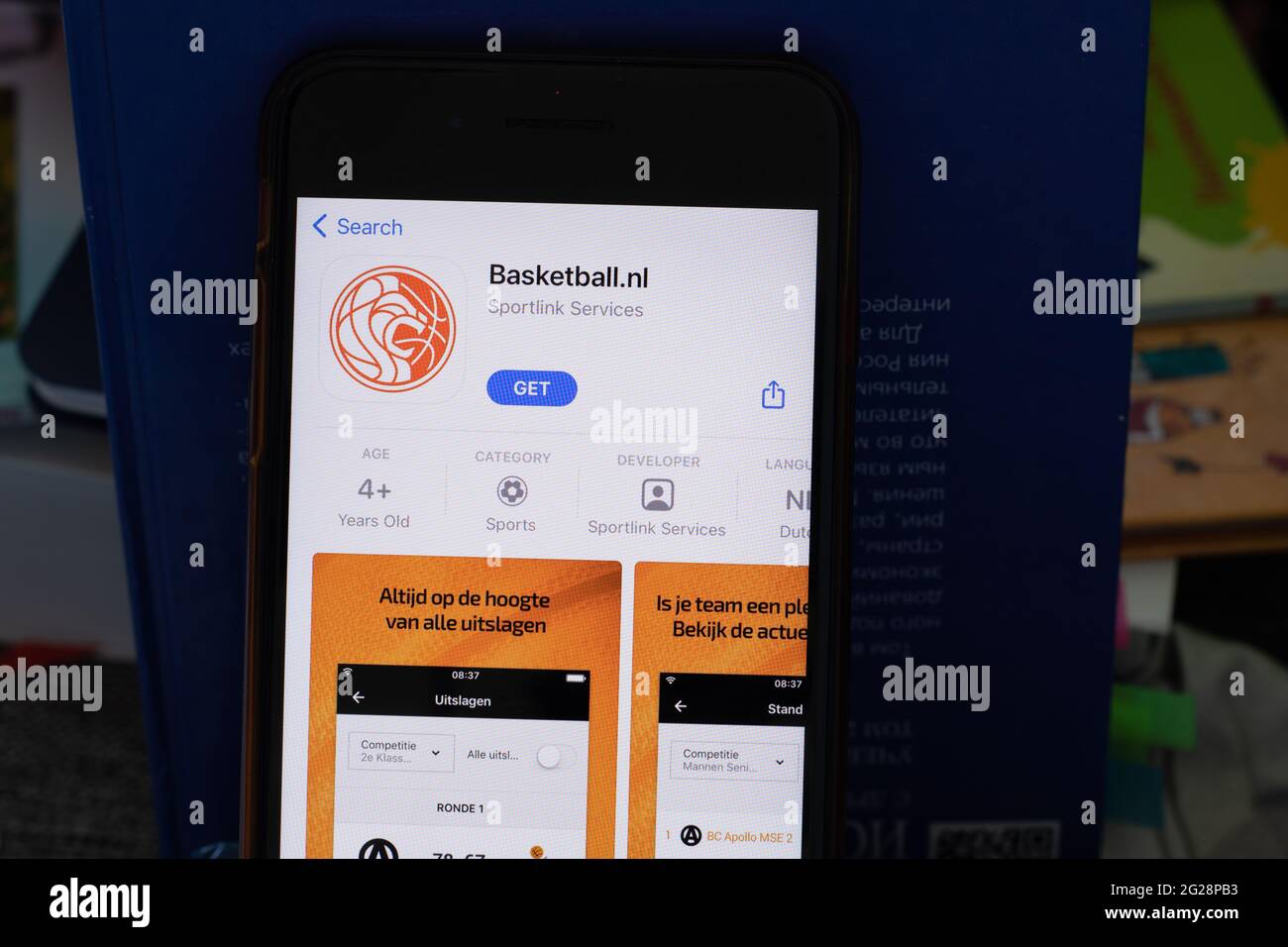 New York, USA - 1. Juni 2021: Basketball.nl Logo der mobilen App auf dem Telefonbildschirm, Nahaufnahme-Symbol, illustratives Editorial Stockfoto
