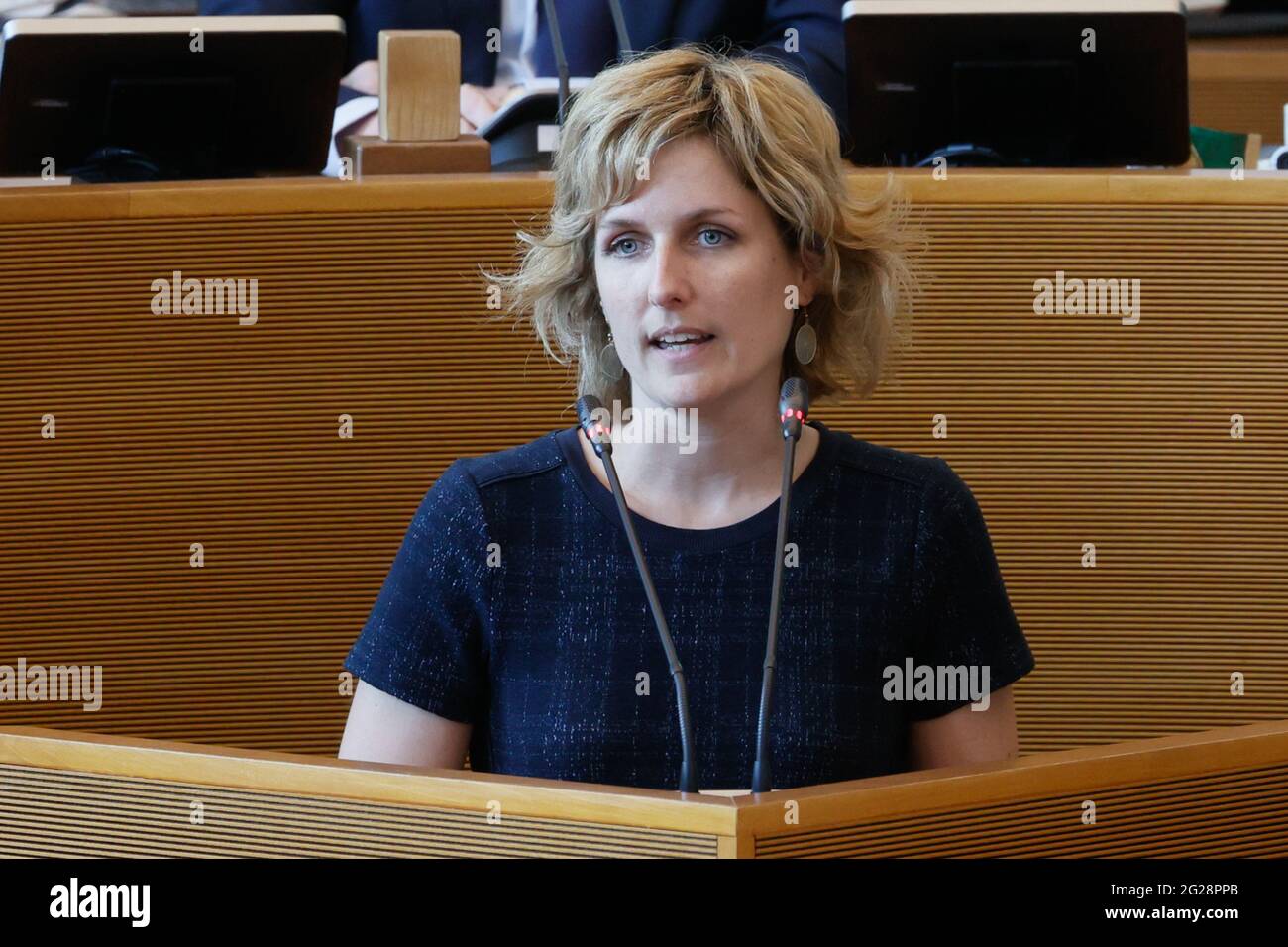 Die wallonische Ministerin für Umwelt, Natur, Tierschutz und ländliche Renovierung, Celine Tellier, wurde während einer Plenarsitzung des wallonischen Parlaments fotografiert Stockfoto