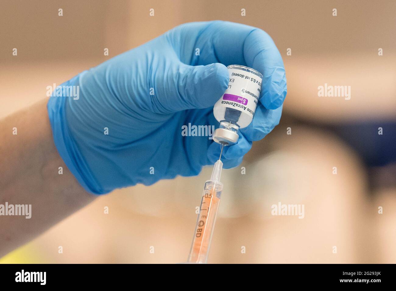 Covid 19-Impfstofffläschchen AstraZeneca Stockfoto