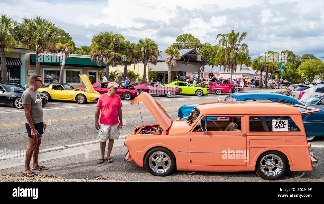 Cruisin’ auf Dearborn monatliche Auto-Show auf Dearborn Street in Englewood Florida USA Stockfoto
