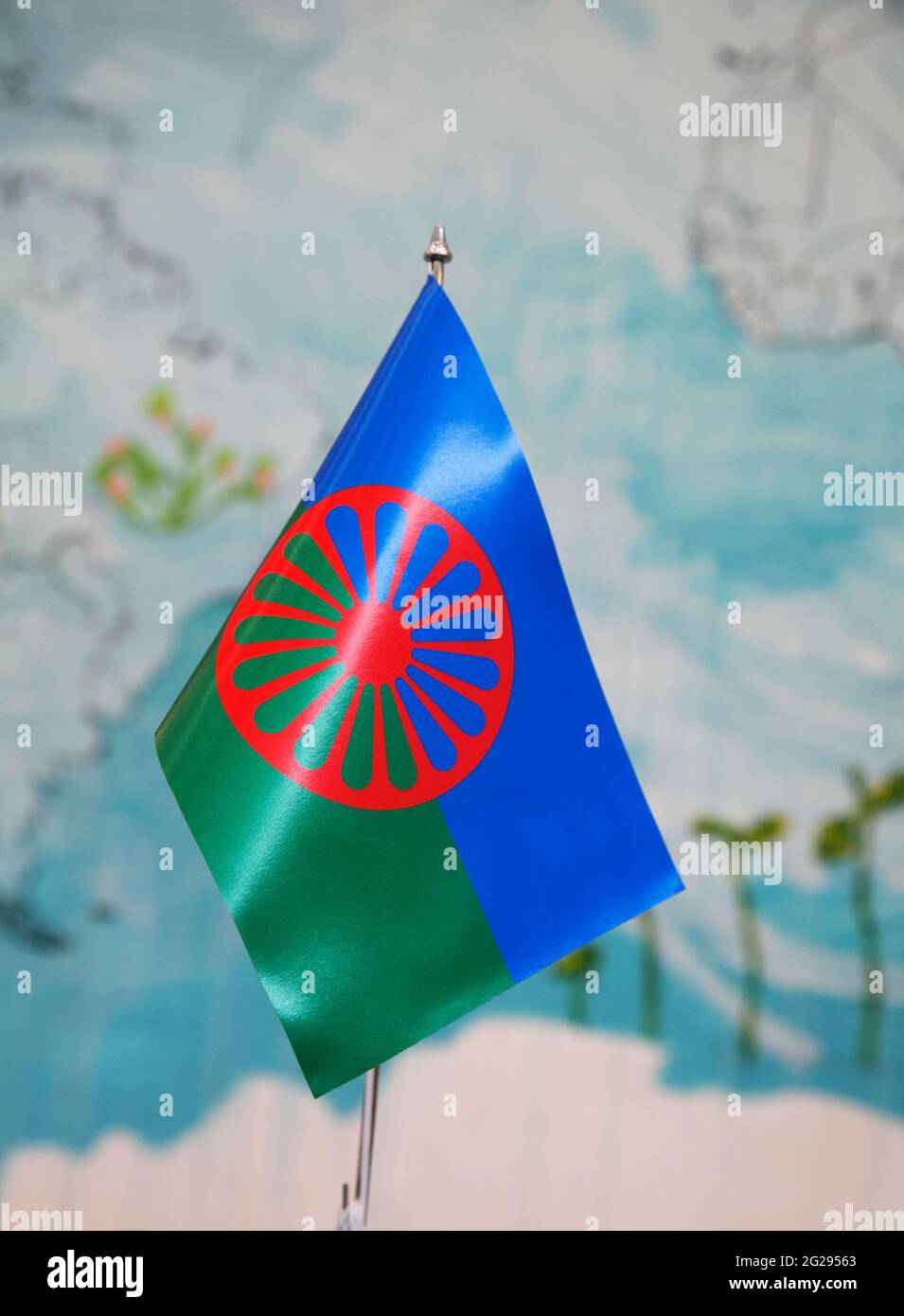 Flagge der roma Fotos und Bildmaterial in hoher Auflösung Alamy