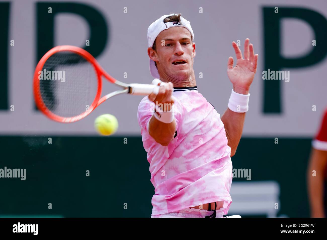 Paris, Frankreich. Juni 2021. Tennis: Grand Slam/ATP Tour - French Open, Männer-Einzel, Viertelfinale, Nadal (Spanien) - Schwartzmann (Argentinien). Diego Schwartzmann ist im Einsatz. Quelle: Frank Molter/dpa/Alamy Live News Stockfoto