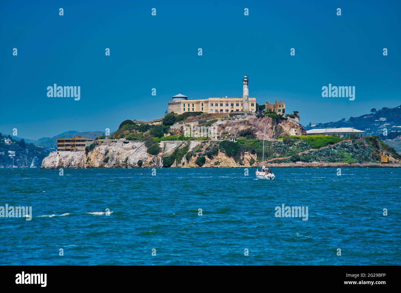 Blick auf Alcatraz vom Pier 39 Stockfoto