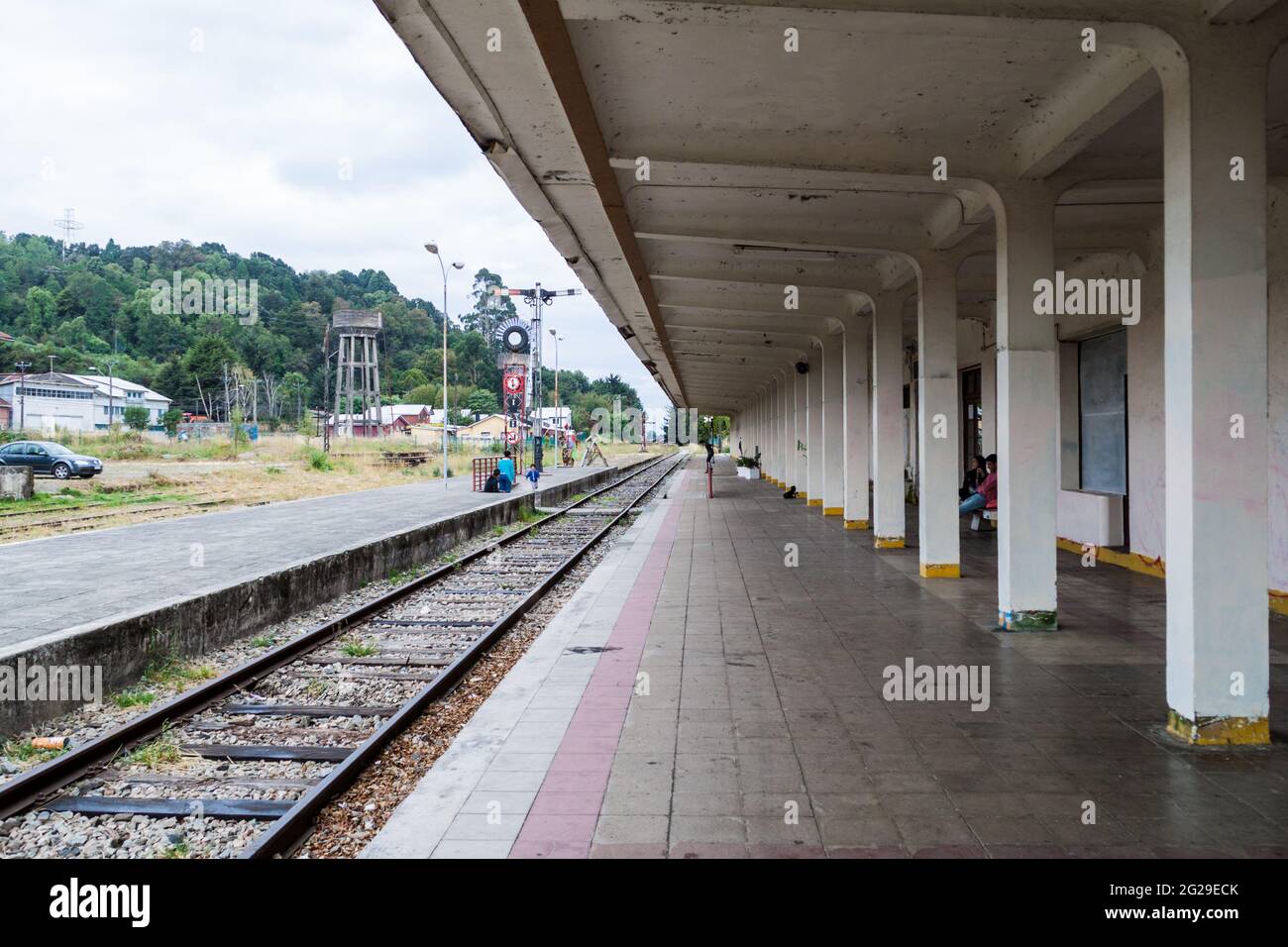 PUERTO VARAS, CHILE - 1. MÄRZ 2015: Ehemaliger Bahnhof in Puerto Varas, Chile Stockfoto