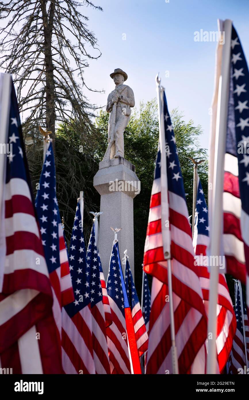 Smyth County Confederate Monument auf dem Gelände des Gerichtsgebäudes, Marion VA. Stockfoto