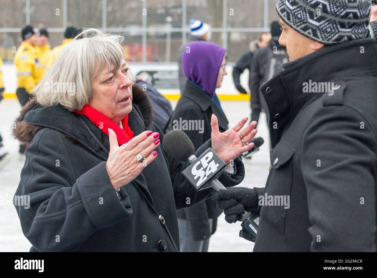 Der stellvertretende Bürgermeister und Stadtrat Pam McConnell (ward 28 Toronto Centre-Rosedale) schloss sich heute den Projektpartnern und Gemeindemitgliedern an, um offiziell zu arbeiten Stockfoto