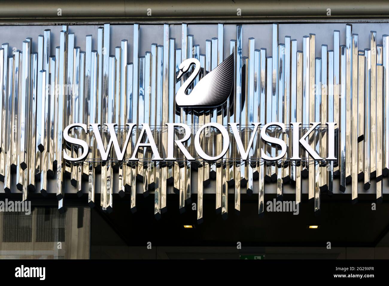 Melden Sie sich im Swarovski-Shop in London an. Stockfoto