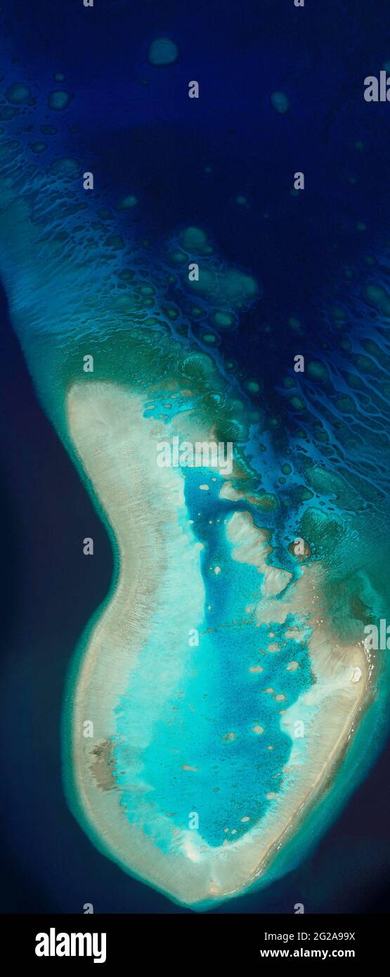 Satellitenansicht von Palau, Mikronesien, Nordinsel der Insel Kayangel, unbewohntes Atoll. Kristalliner, transparenter und klarer Meeresboden. Tropische Inseln. Stockfoto