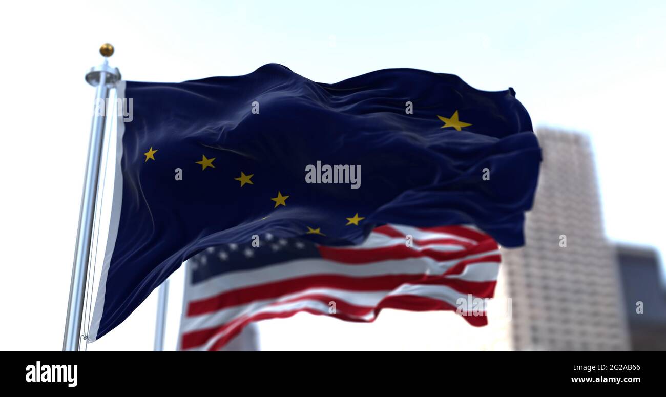 Die Flaggen Des Staates Alaska Und Der Vereinigten Staaten Von Amerika  Winken Im Wind. Demokratie Und Unabhängigkeit. Us-Bundesstaat  Stockfotografie - Alamy